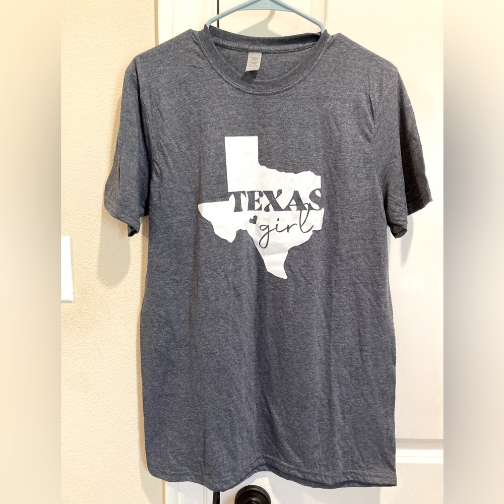 Women’s Texas Girl Navy T-shirt size Medium NWOT